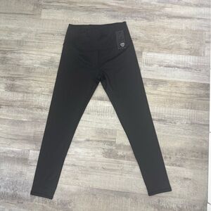 Womans black leggings, size large brand-name legend smoke free home